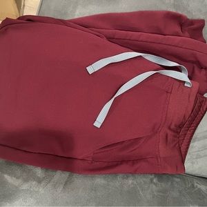 Burgundy joggers small figs